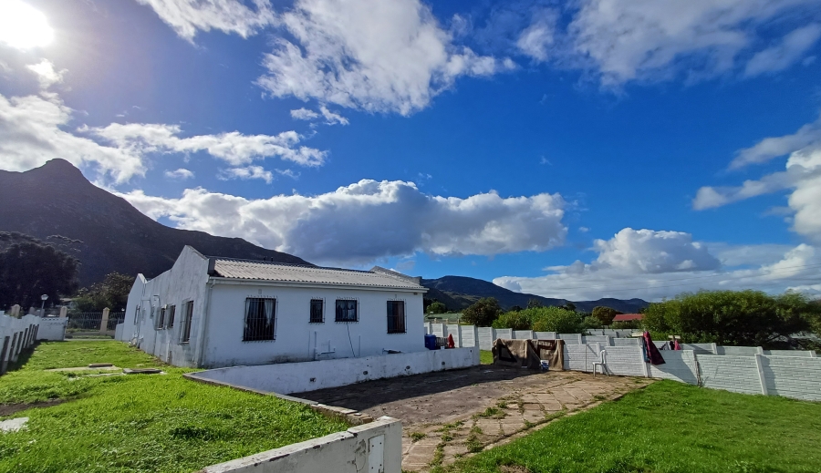 6 Bedroom Property for Sale in Kleinmond Western Cape